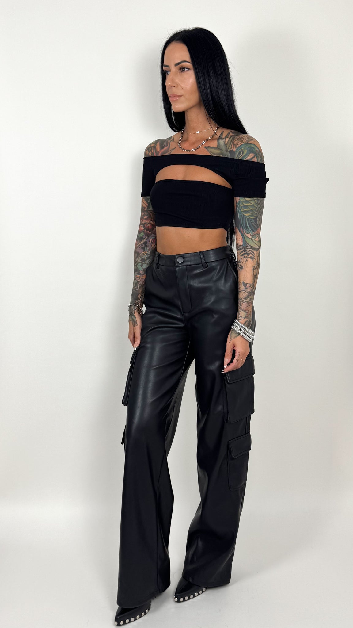 BARE MINIMUM CROP TOP – FOURGUNSDOWN